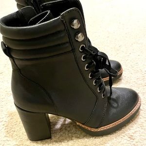 New Naturalizer Black Leather Booties (5.5)